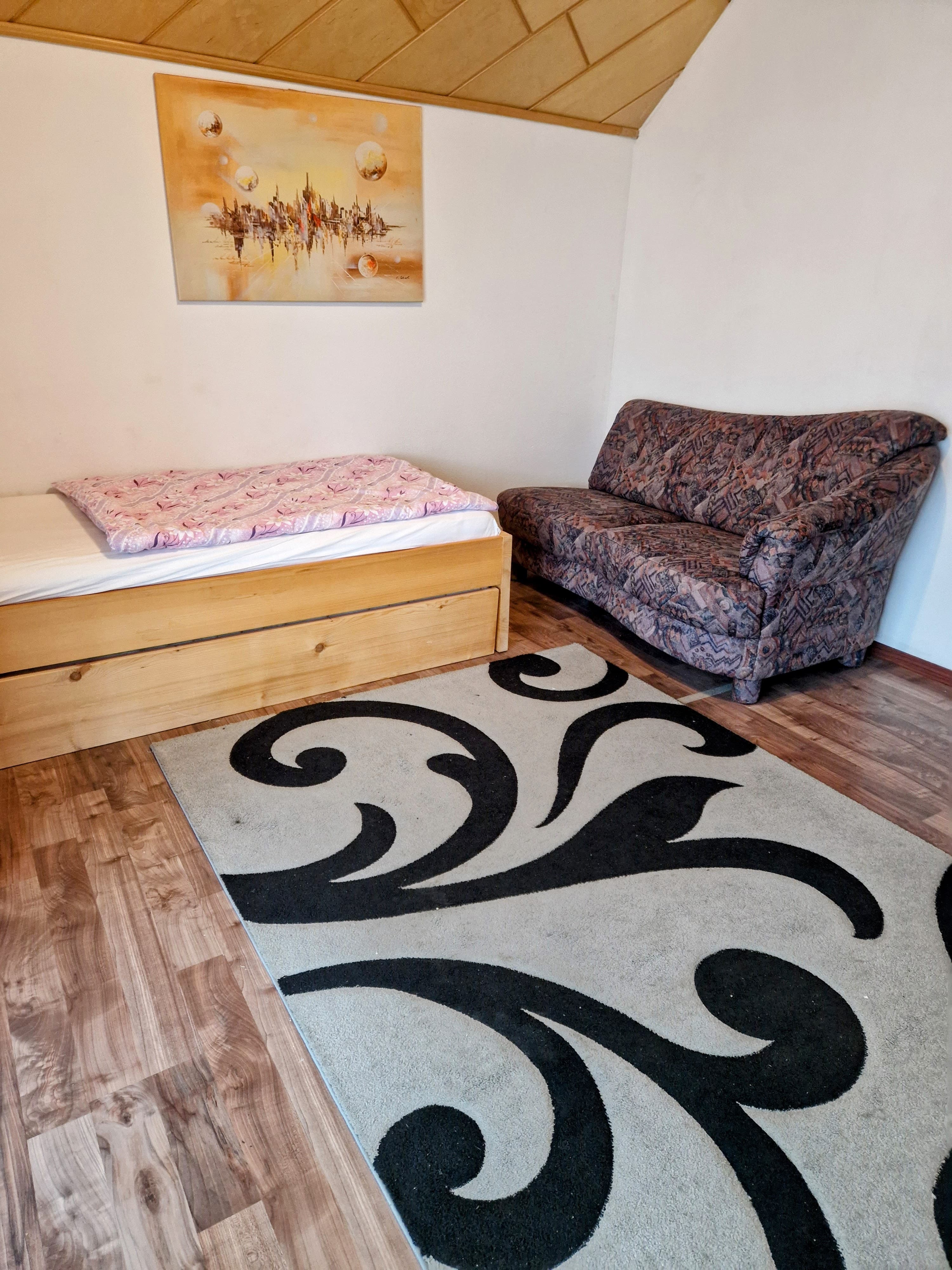 Zimmer 3 mit Balkon Bild 3